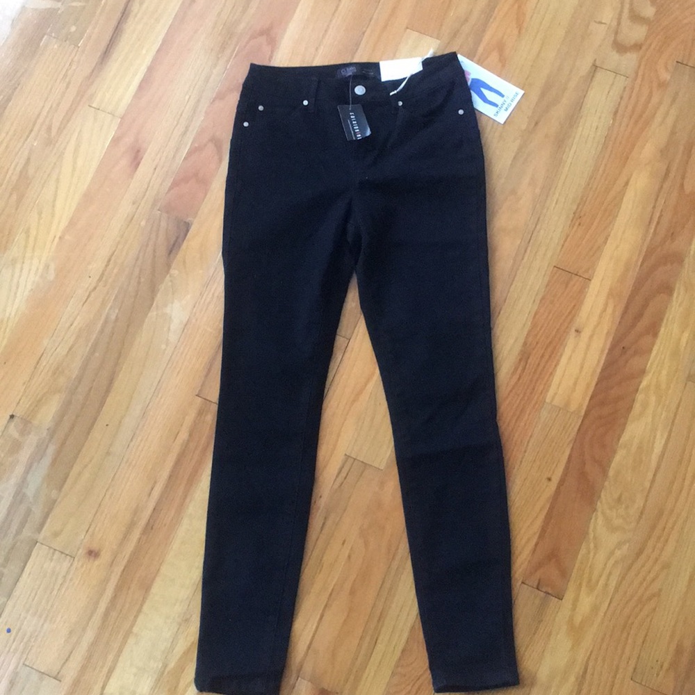 Fashion Nova black jeans size 5